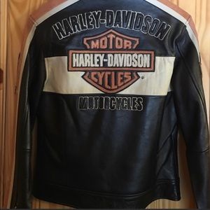 Harley Davidson leather sz xs ladies  jacket excellent condition rare color